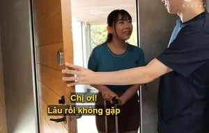 Cô vợ đi vắng thì chị cô vợ đến chơi rồi gạ cậu em rể tắm chung